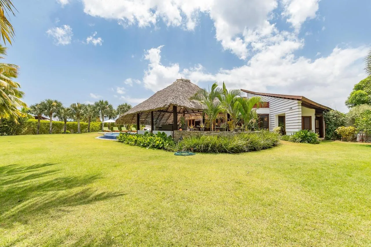 Unique Villa With Ocean And River Views - Staff & Golf Carts لا رومانا